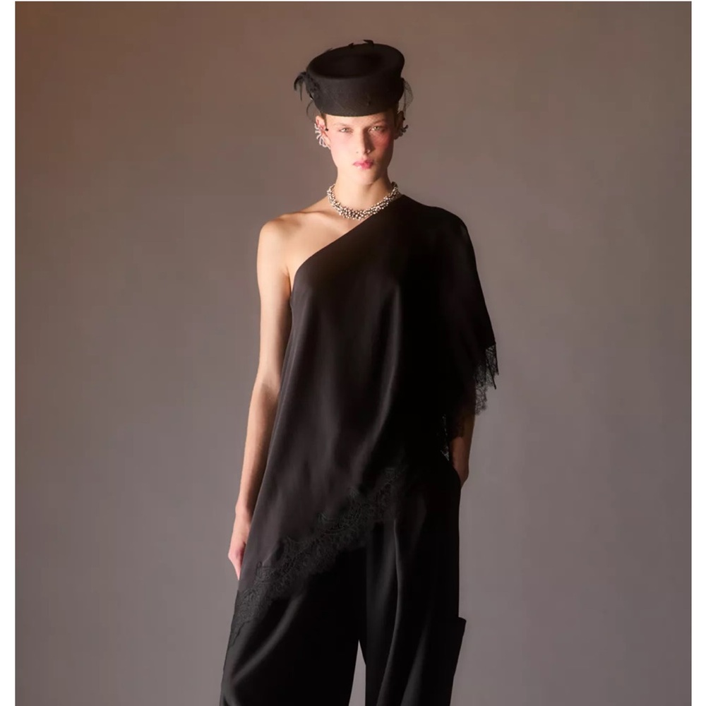 Zara Black Asymmetrical Top